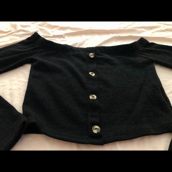 Black long sleeve crop top - Picture 2 of 3